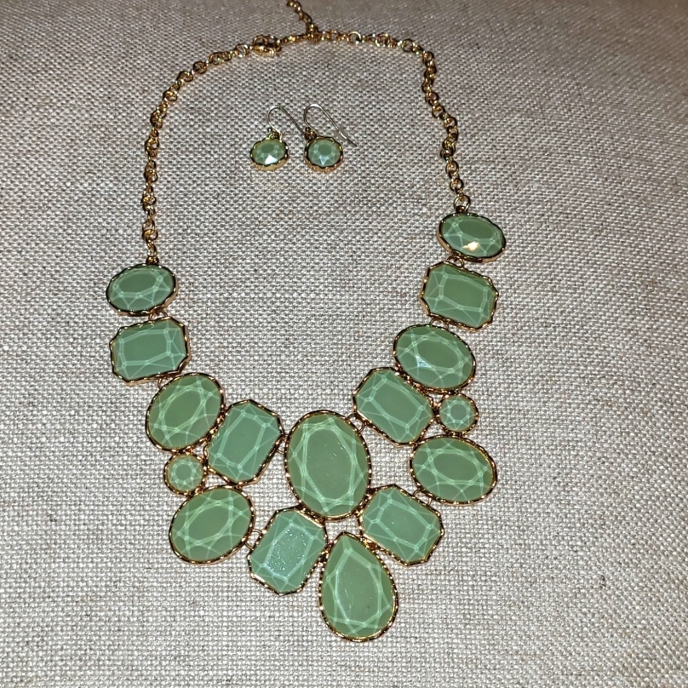 Charming Charlie's green necklace and earrings
